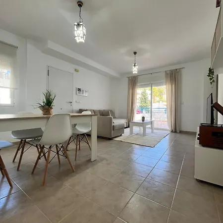 Quiet 5p Sea View Terrace, Sunsets & Pool *